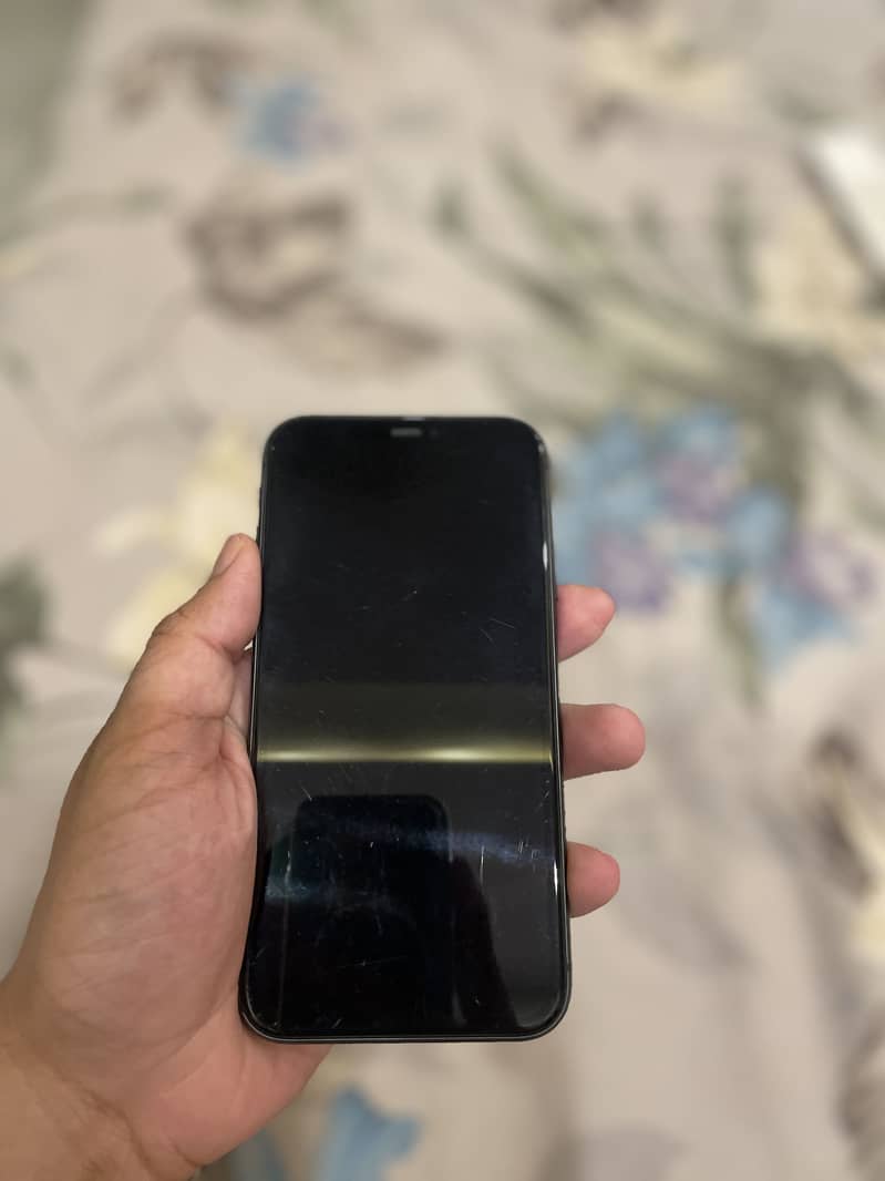 Apple iPhone 11 3
