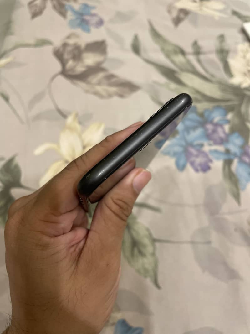 Apple iPhone 11 5