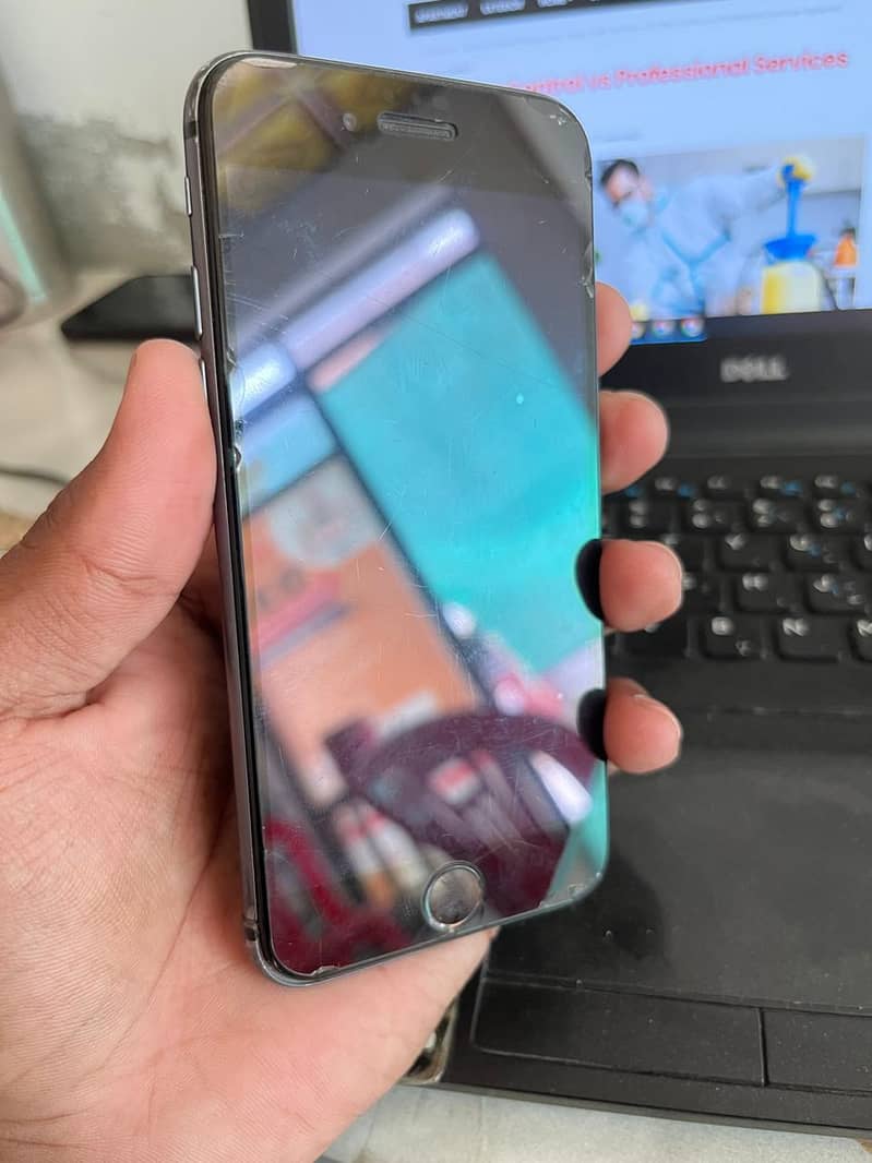 Apple iPhone 8 3