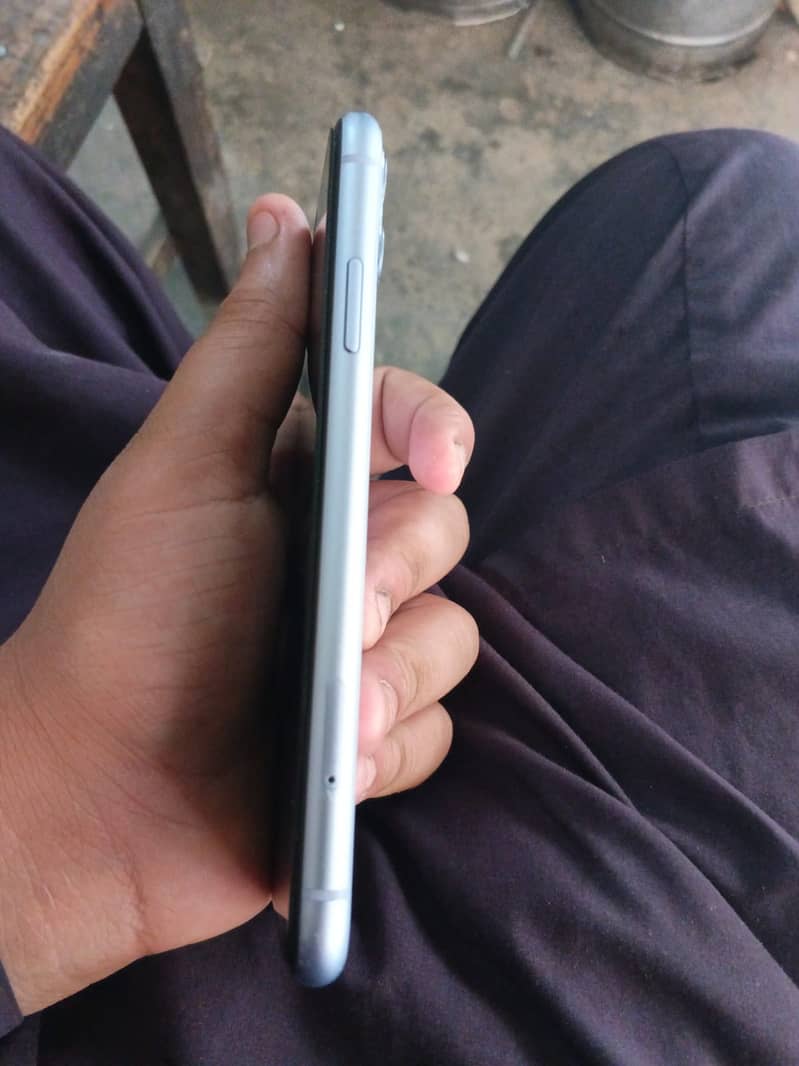 Apple iPhone 11 2