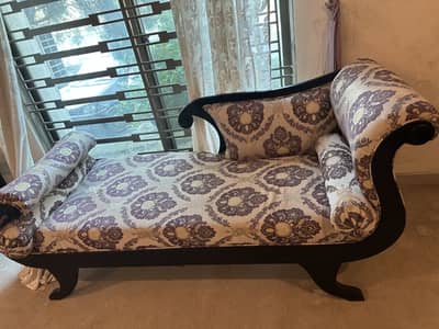 Love seat