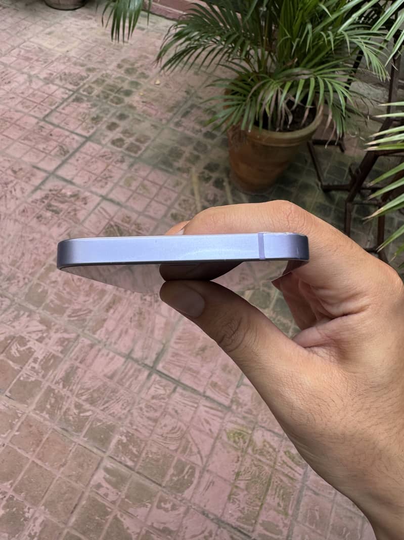 Apple iPhone 12 1