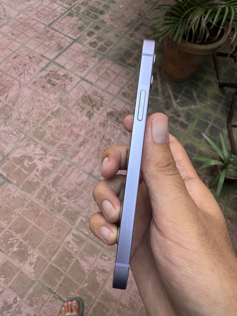 Apple iPhone 12 3