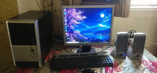 Gaming pc {i7-3770 GTX 550 Ti 1 GB 16 GB RAM 512+80 GB HHD}