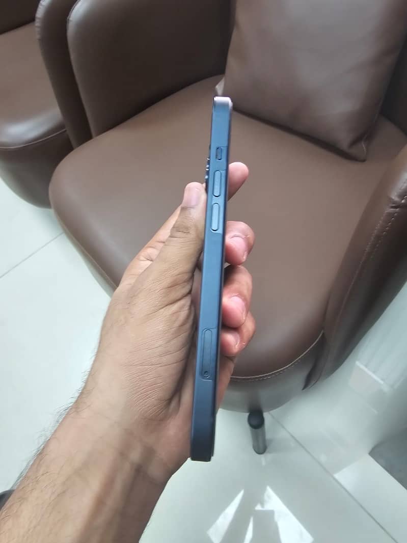 iPhone 13 2