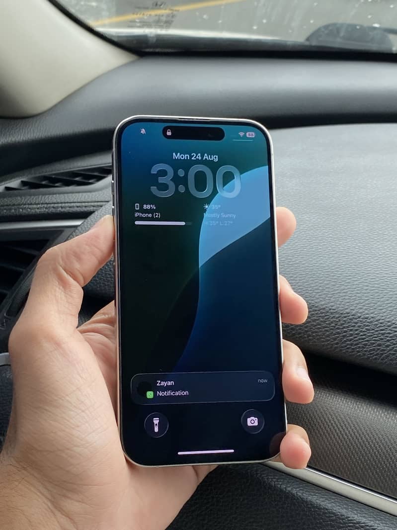 Apple iPhone 15 Pro 0