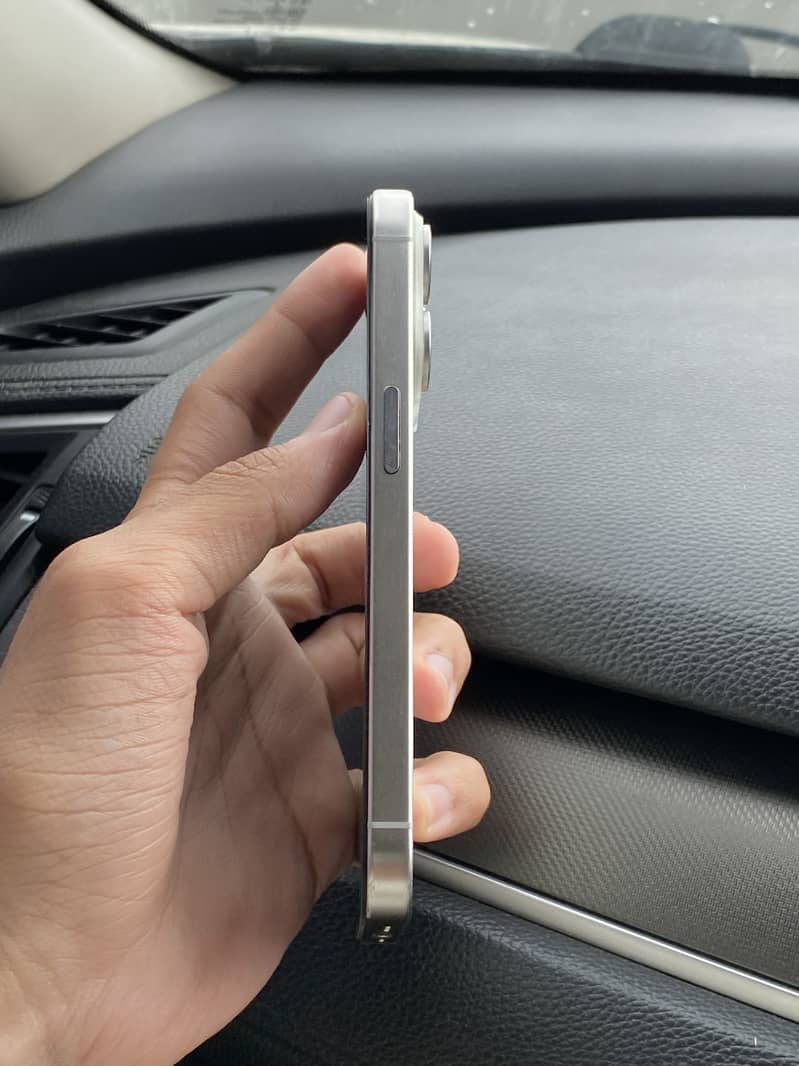 Apple iPhone 15 Pro 5