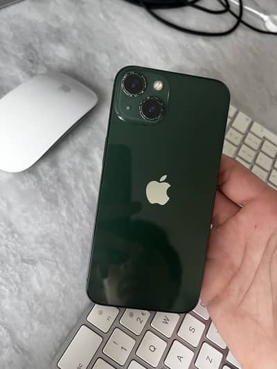 Apple iPhone 13