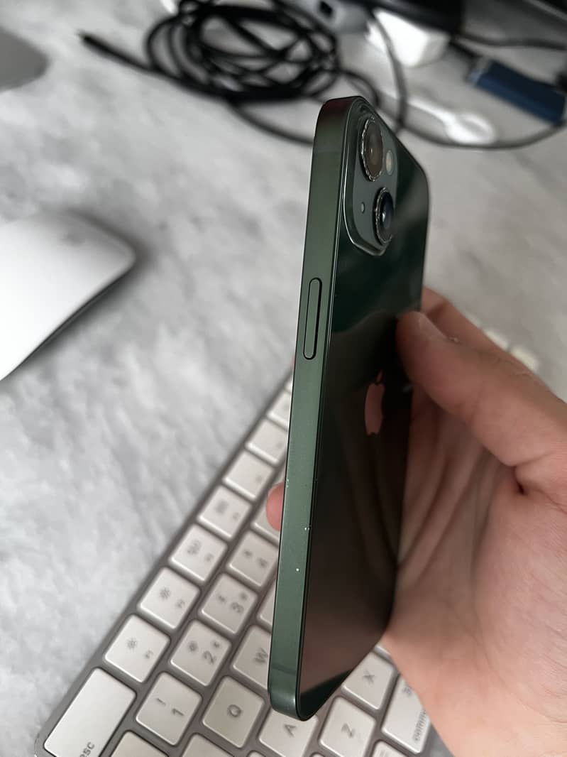Apple iPhone 13 3