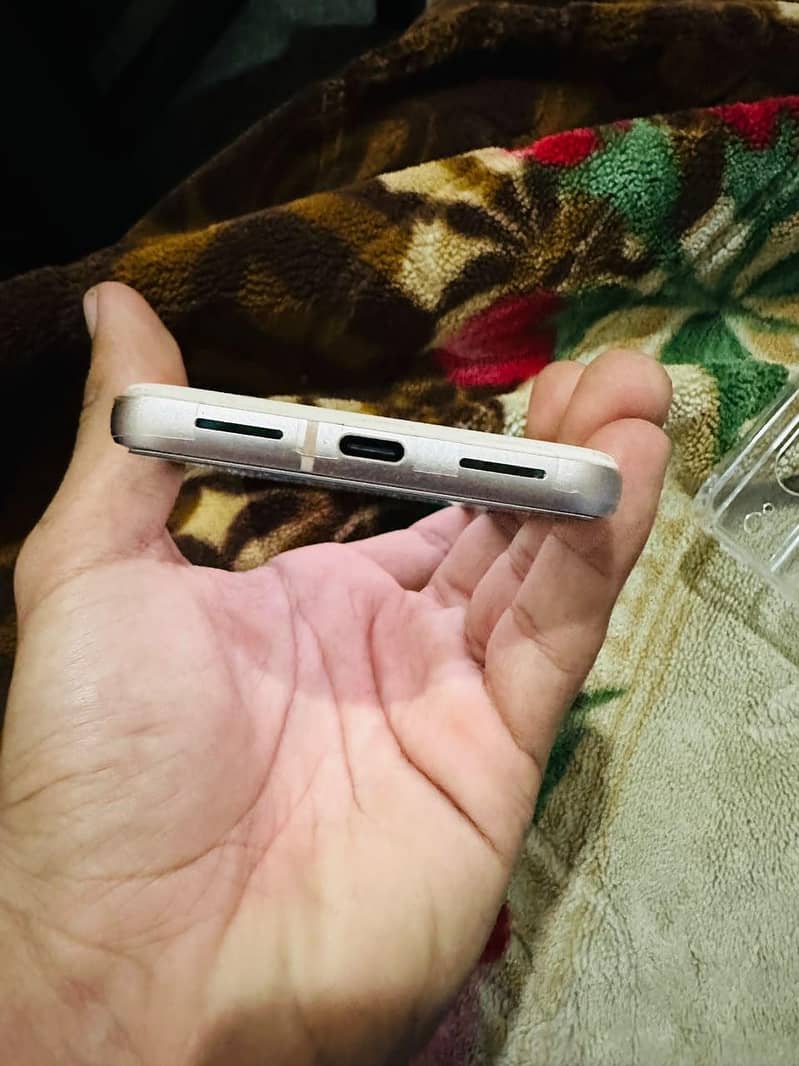 Google Pixel 8 2