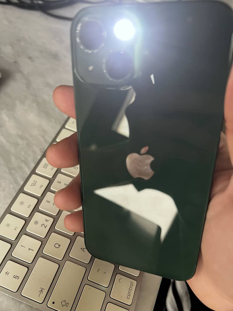 Apple iPhone 13 9