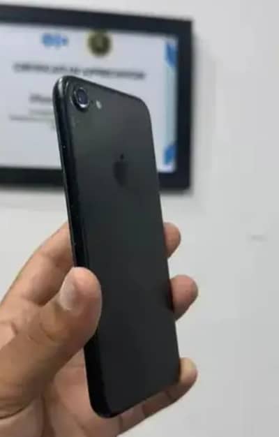 Apple iPhone 7
