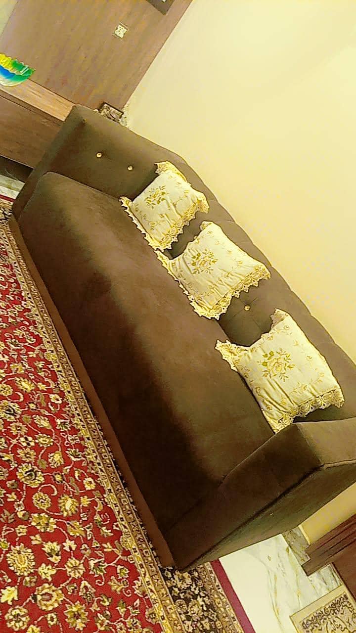5 seater sofa table 4