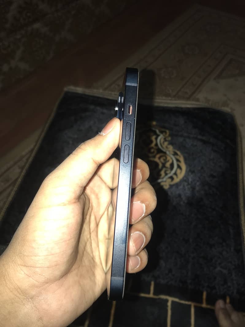 Apple iPhone 14 3