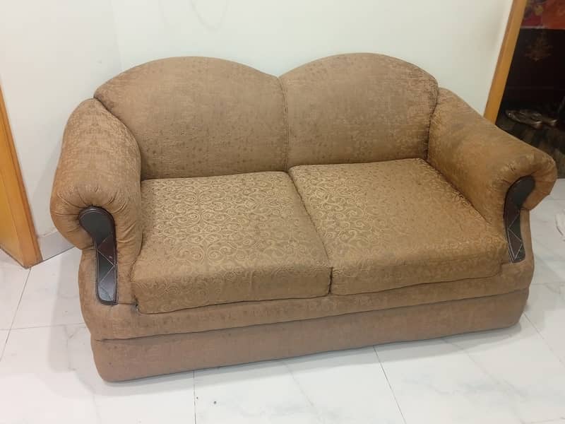 Sofa set . . 2