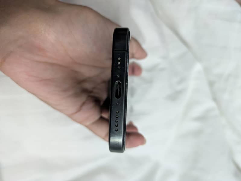 Apple iPhone 15 Pro 4