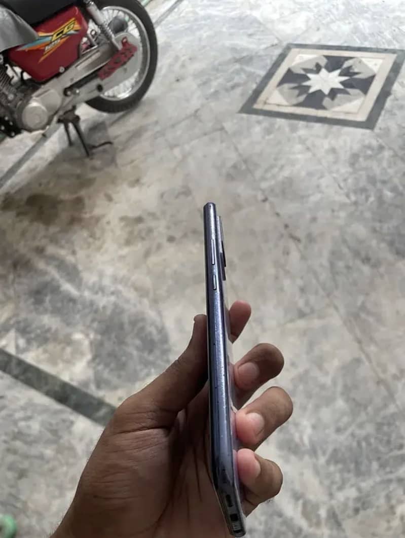 Vivo V21e 3