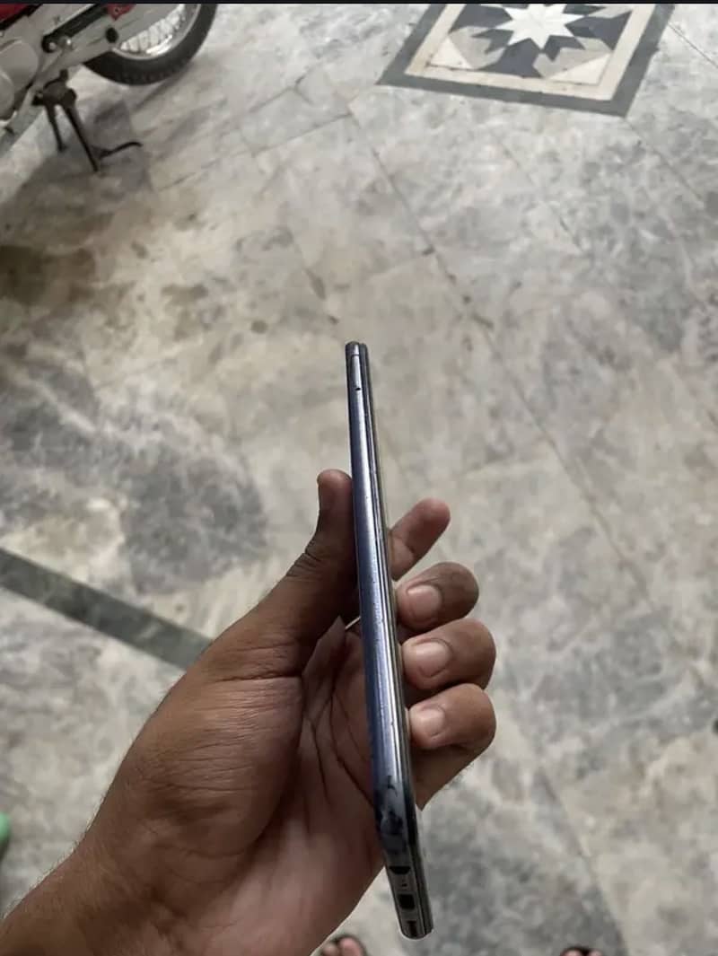 Vivo V21e 4