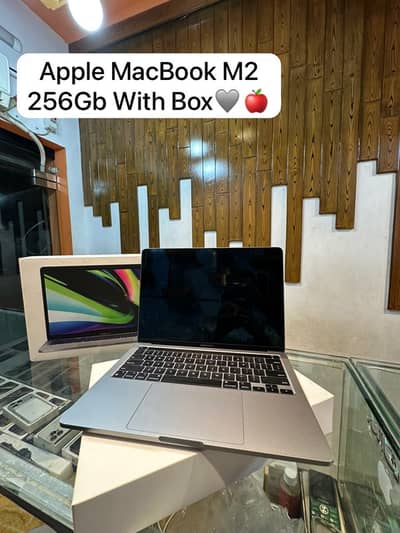 macbook pro M2 chip 256gb 2022