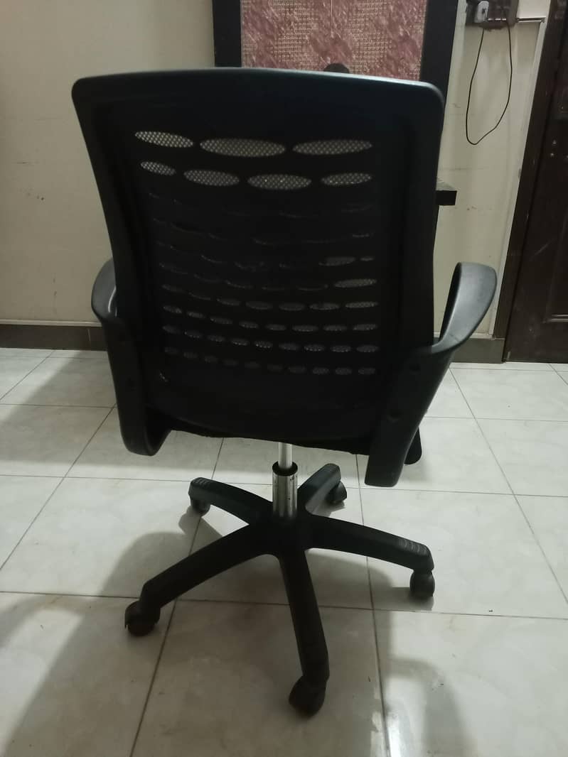 computer chair (good condition) 1