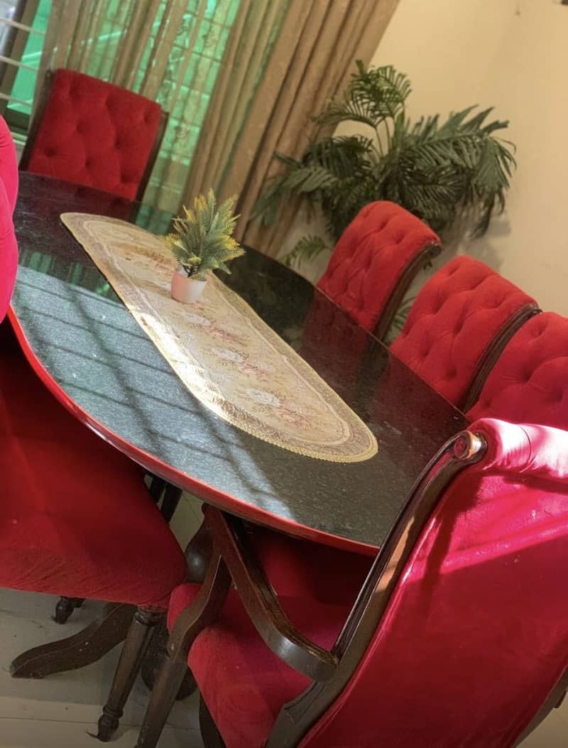Dinning table 0