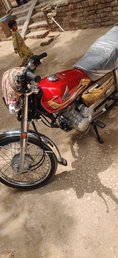 Honda 125 2026 self  special gold edition Registered