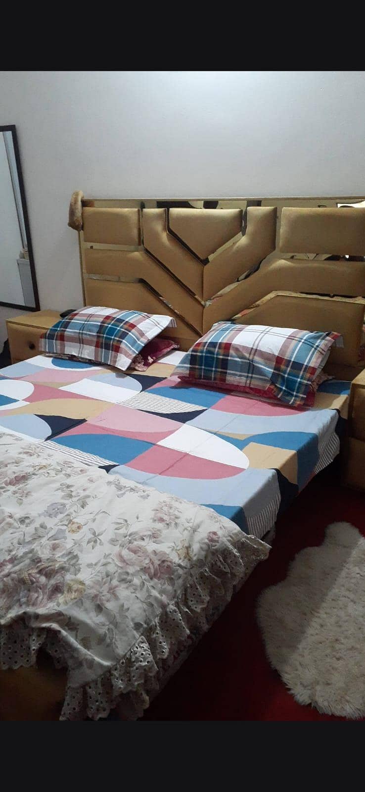 bed with side tables 0