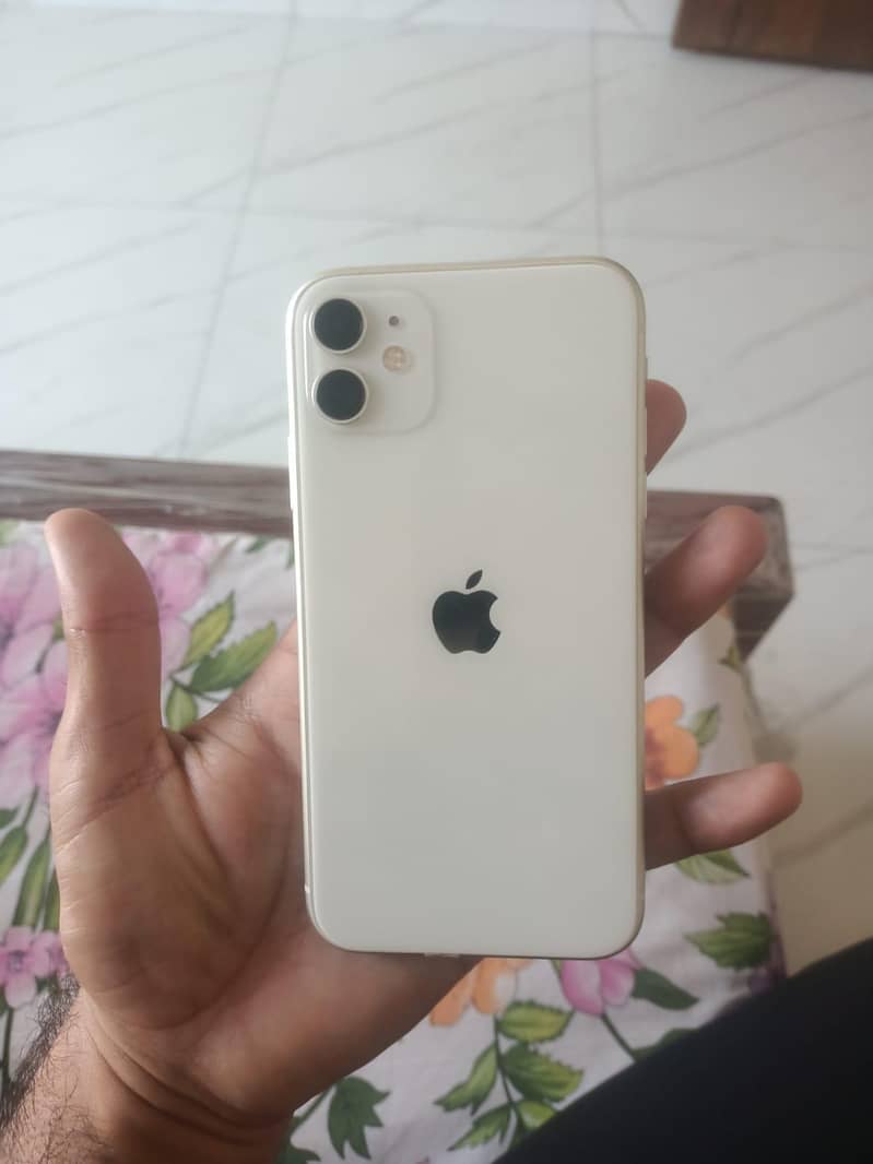 Apple iPhone 11 3