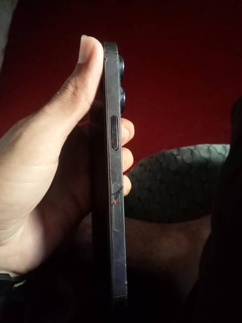 Apple iPhone 14 Pro 2