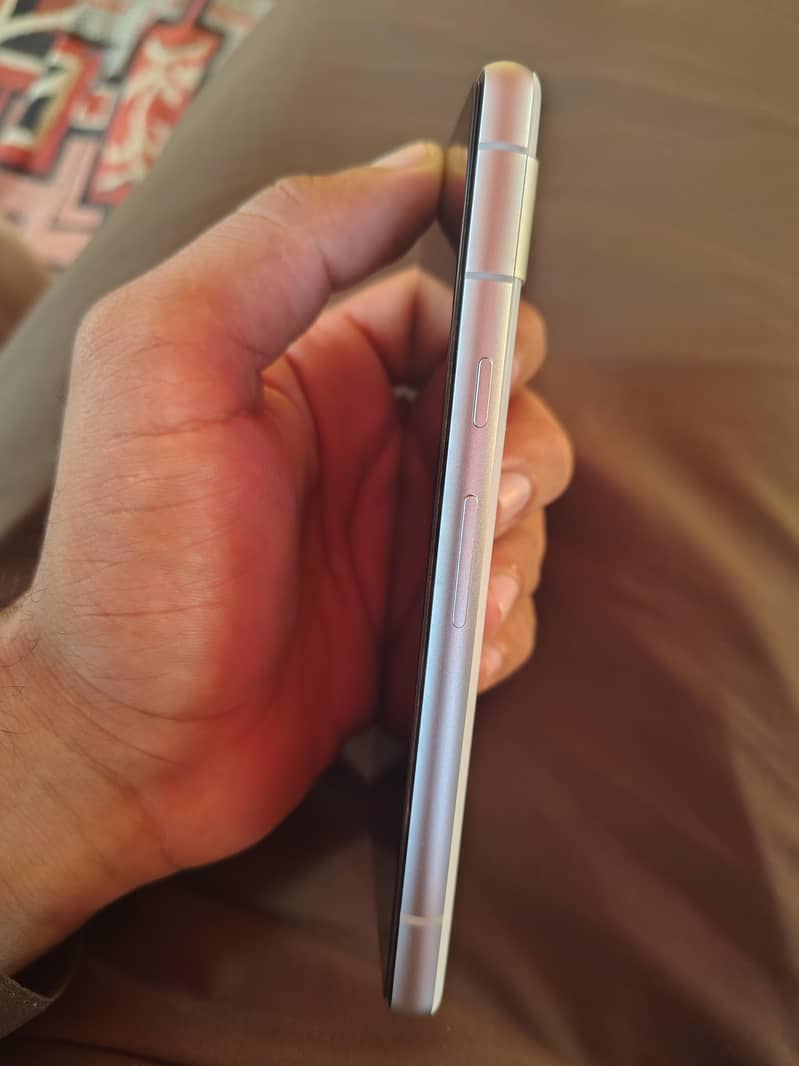 Google Pixel 7a 2