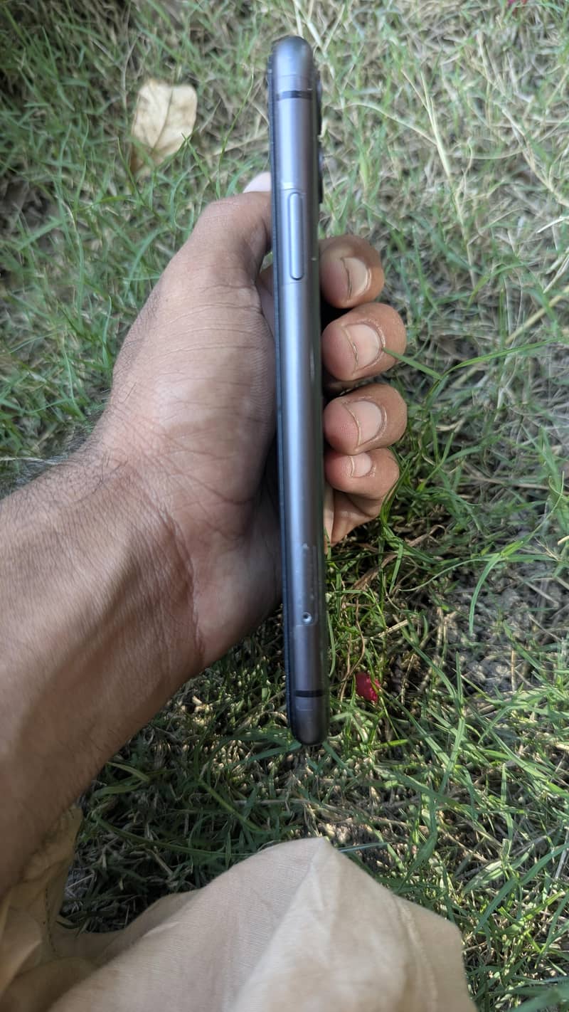 Apple iPhone 11 2