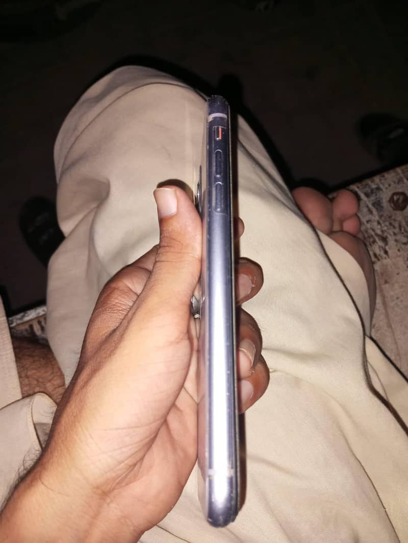 Apple iPhone 11 5