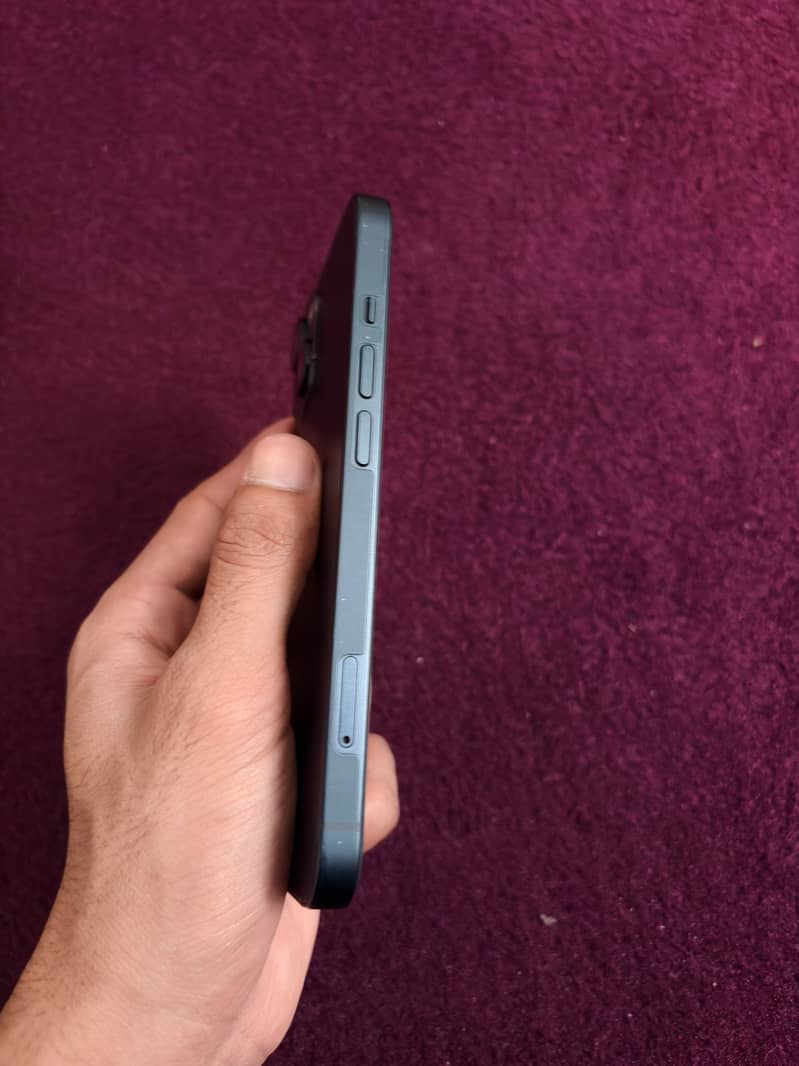 Apple iPhone 13 2