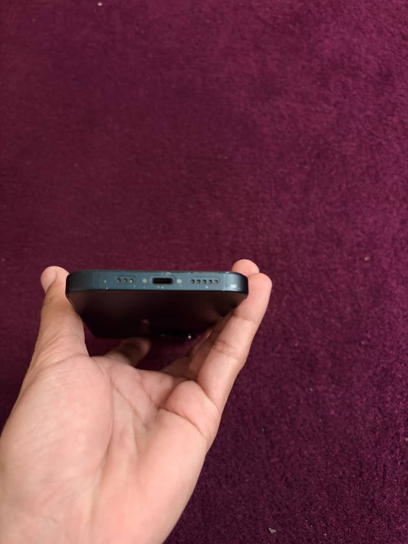 Apple iPhone 13 4