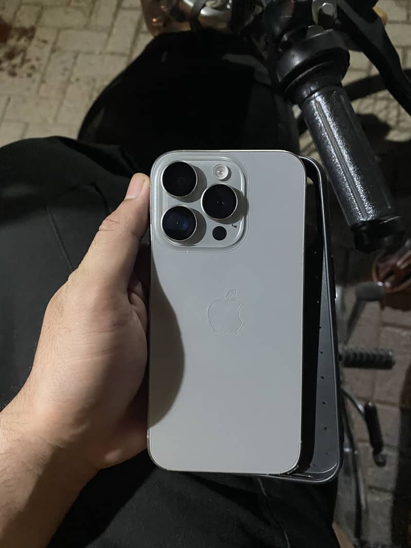 Apple iPhone 15 Pro 2