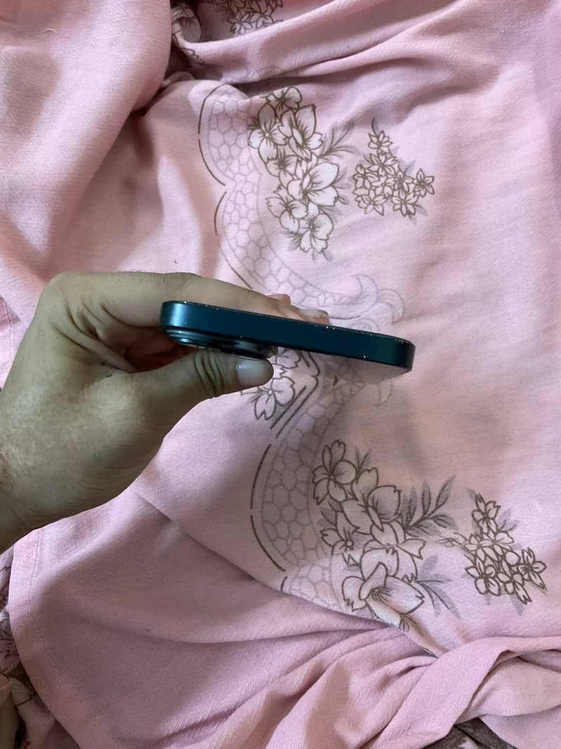 Apple iPhone 14 plus 4