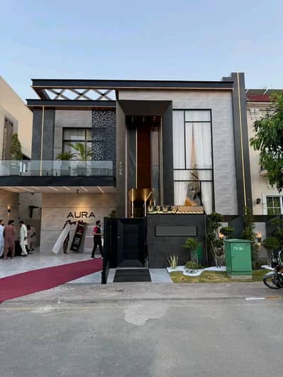 10 Marla Luxury House is Available for Rent in Bahria Town Lahore