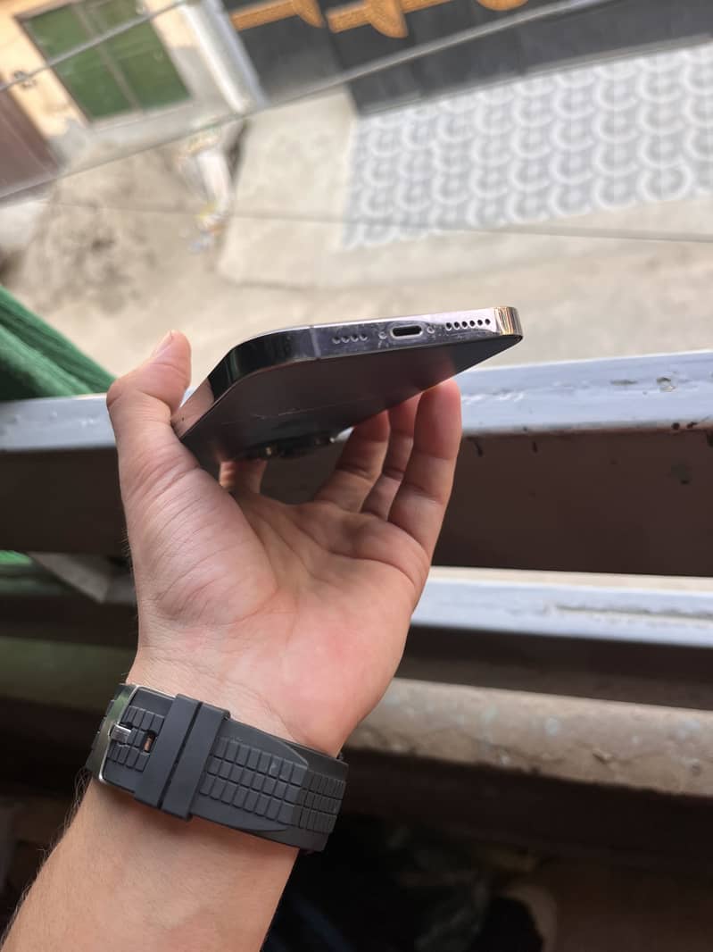 Iphone 14 pro max 3
