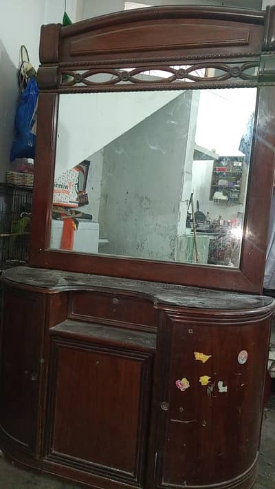 DRESSING TABLE