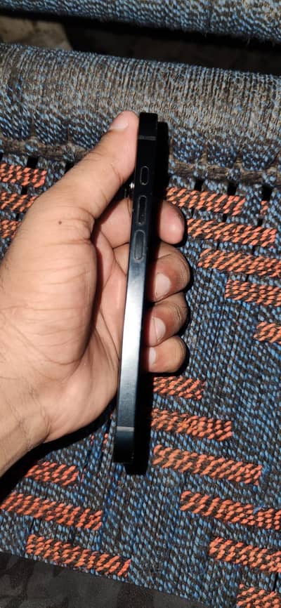 Apple iPhone 16e