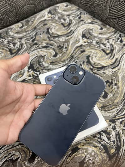 Apple iPhone 13