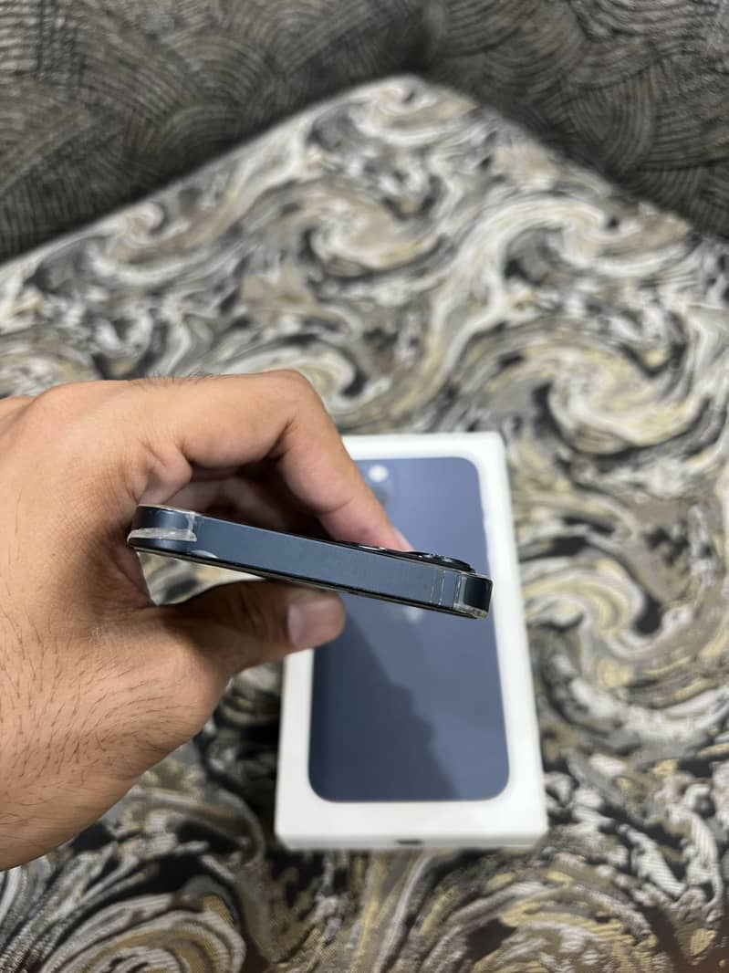 Apple iPhone 13 1