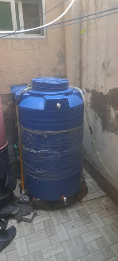 water tank bilkul new hai with tap