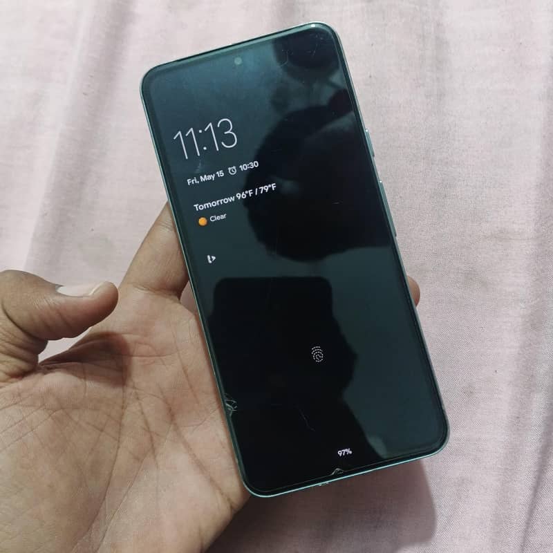 Google Pixel 8 4