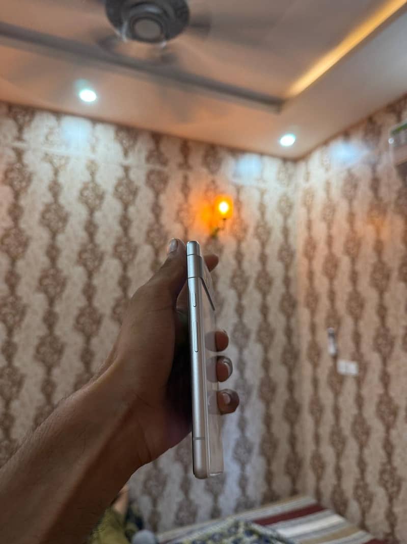 Google Pixel 7a 1