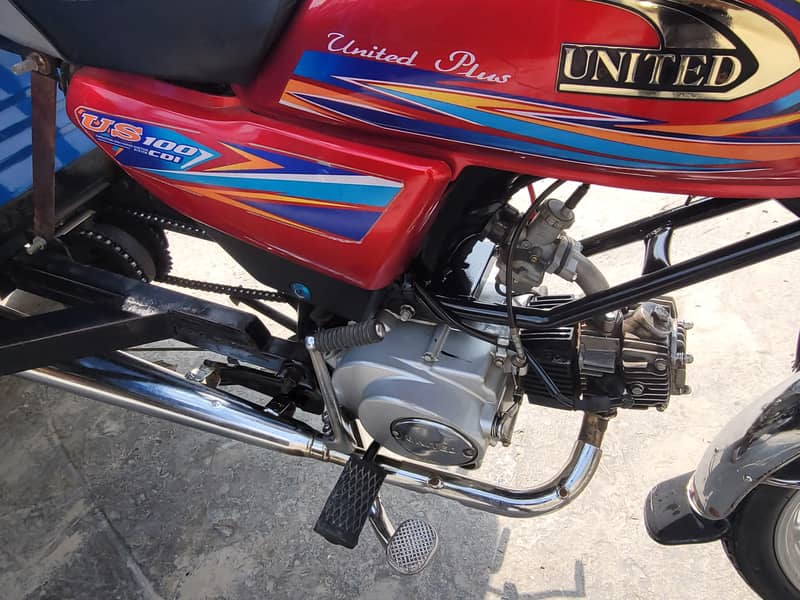 United 100 4