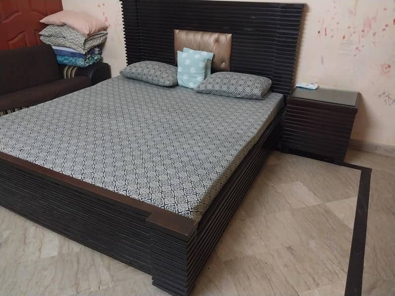 solid wooden bed set with side table and dressing 1