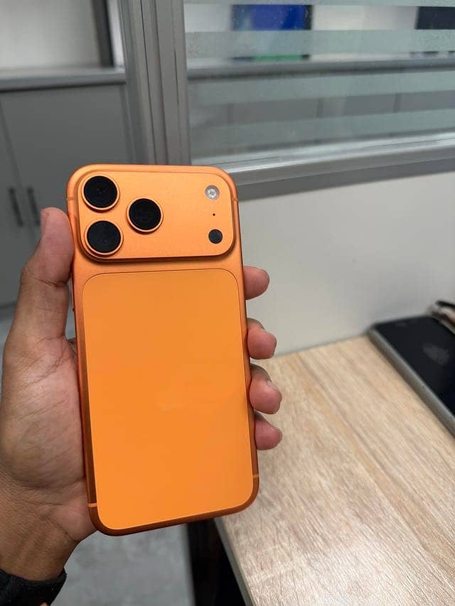 Apple iPhone 17 Pro Max 2