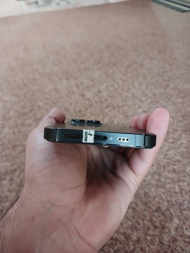 Apple iPhone 14 Pro 1