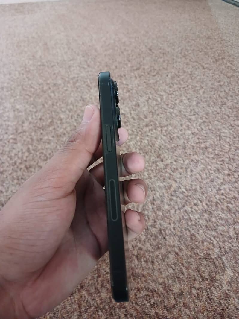 Apple iPhone 14 Pro 4